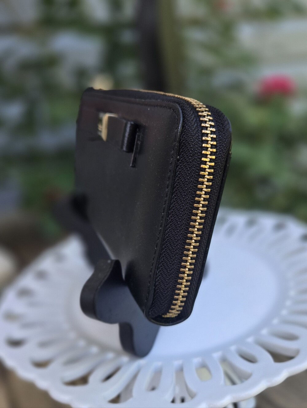 kate spade Black Bow Zip Wallet with Gold Accent New With Tags - Picture 4 of 12